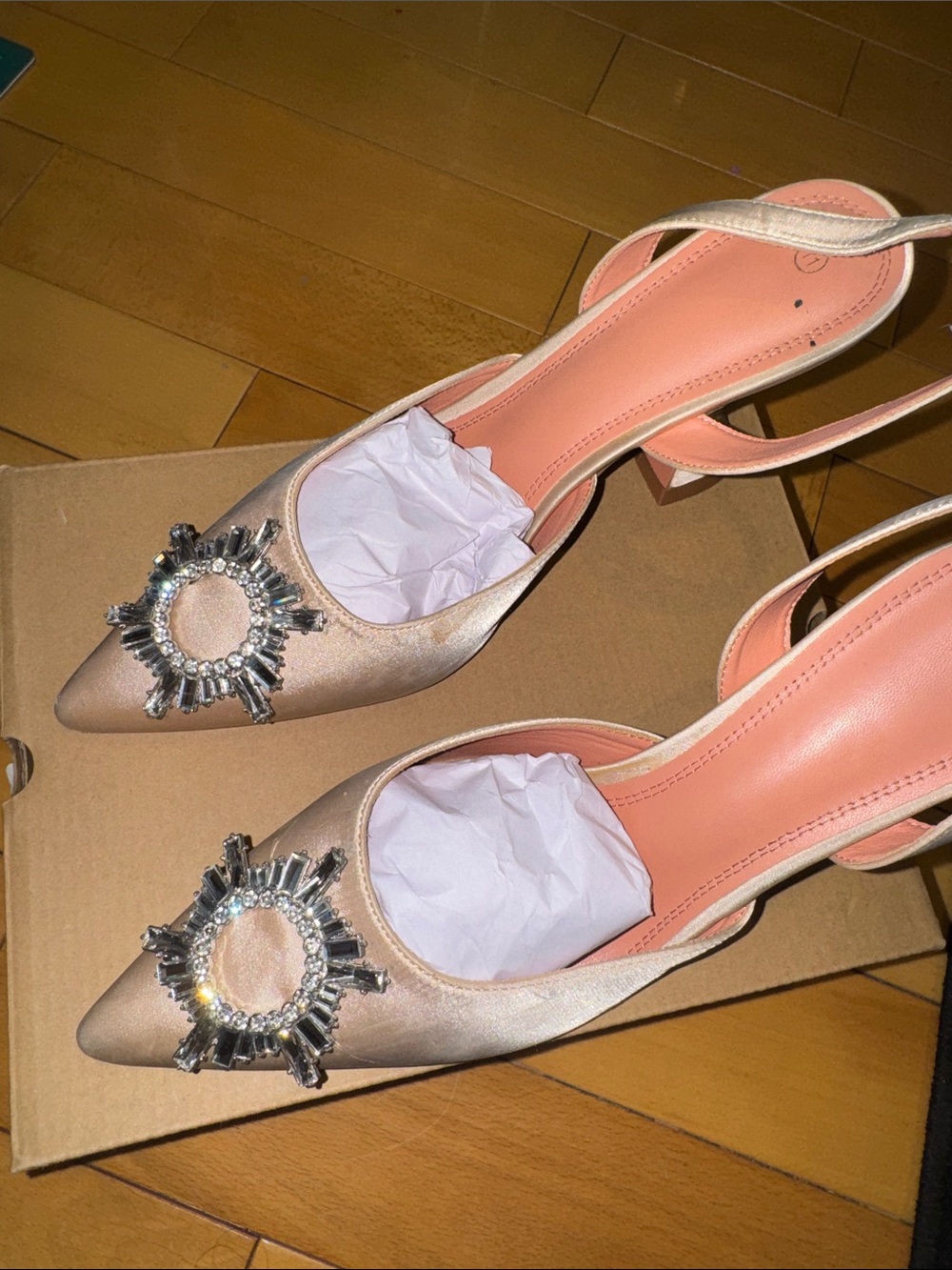Pointed Heels - Picture 2 of 6